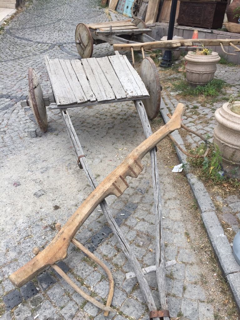 öküz arabası: ahşap en.250 boy.400 yüks.90 ağr.90