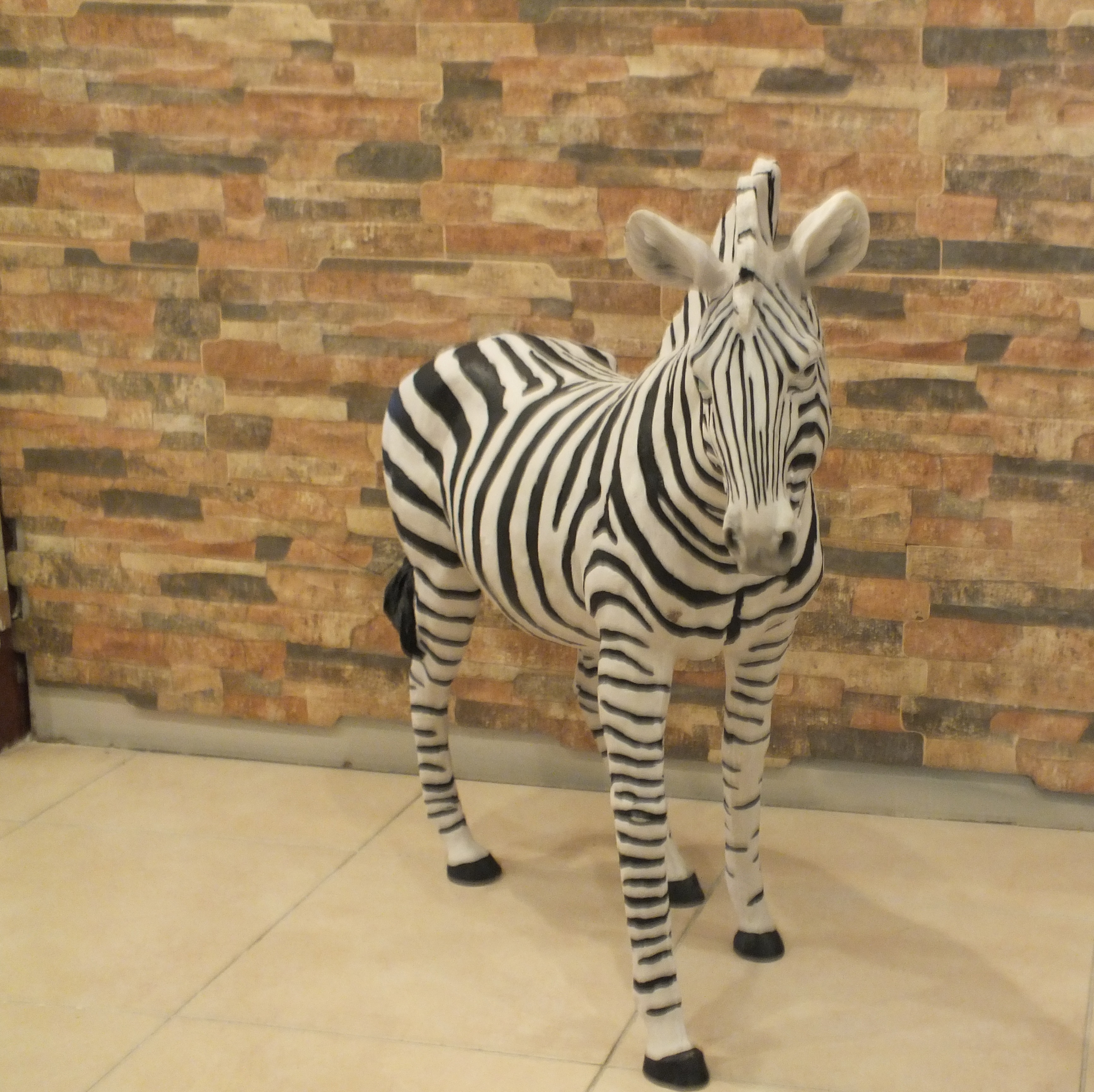 afrika zebra: promit en.30 boy.94 yüks.84 ağr.10