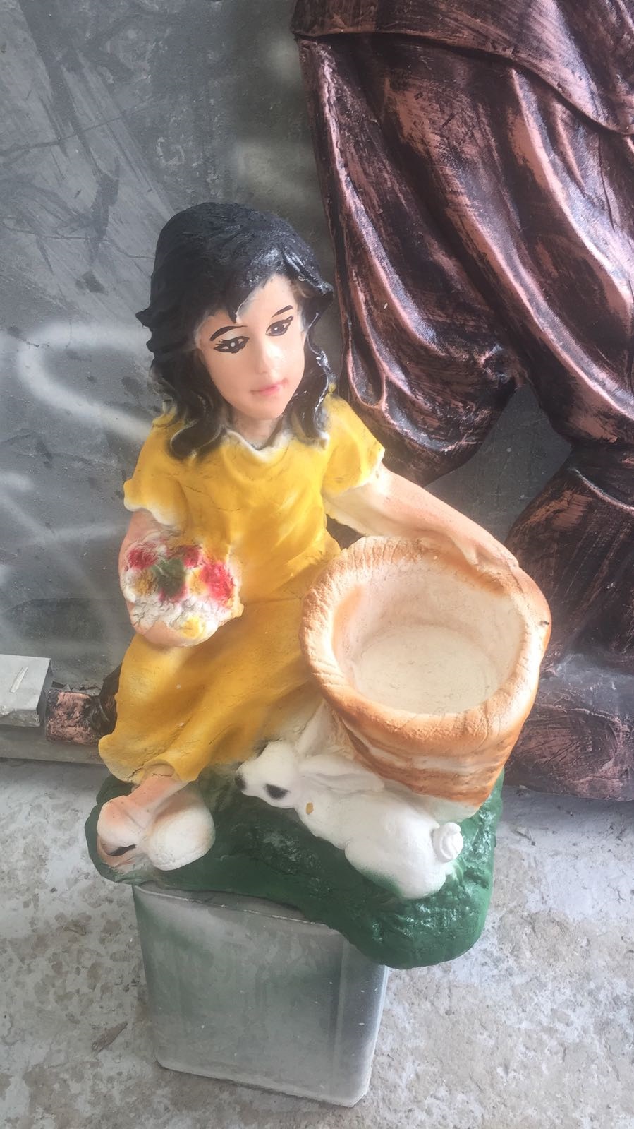 tavşanlı kız: alb en.30 boy.40 yüks.55 ağr.2