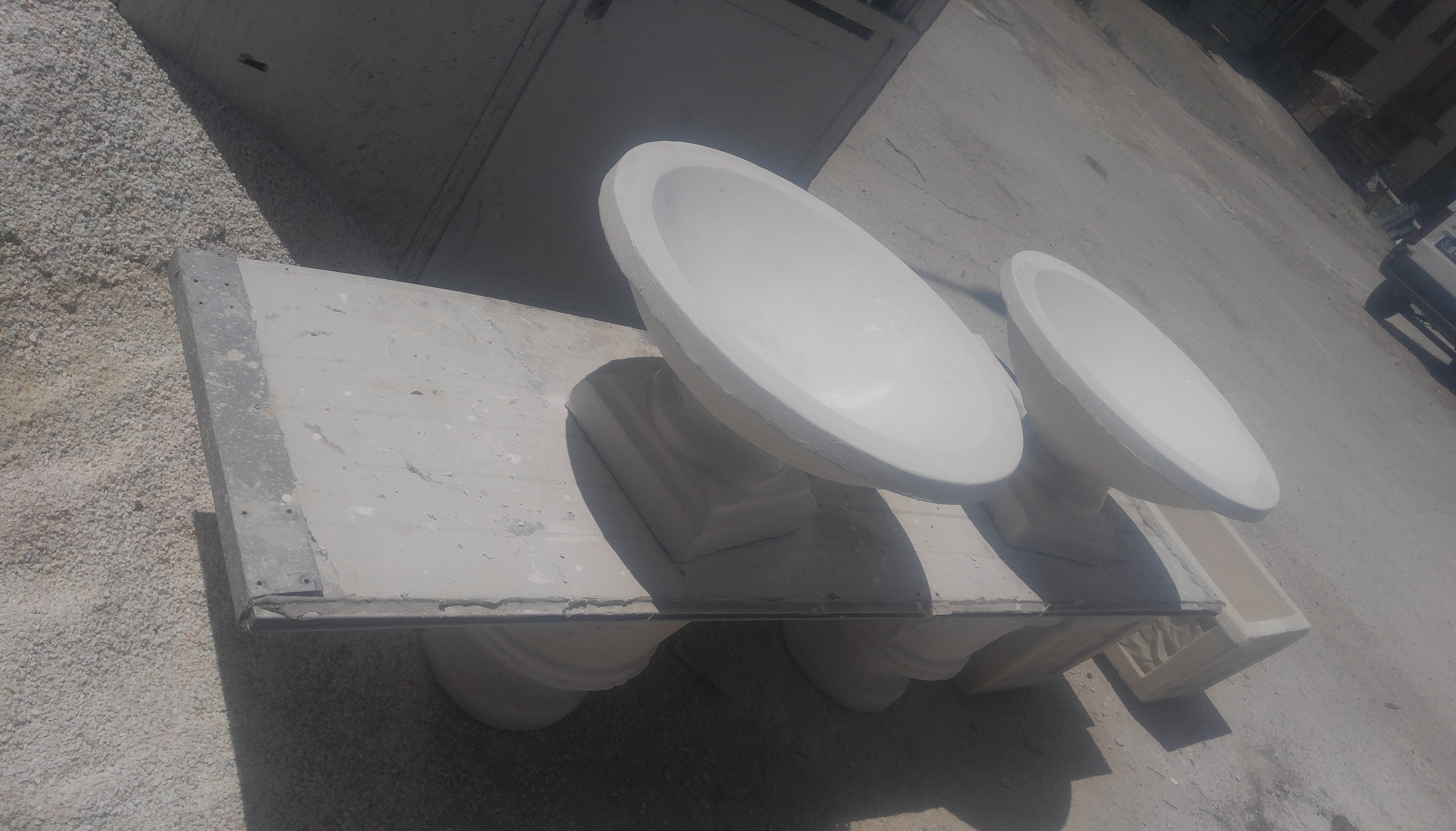 elips saksı: beton en.65 boy.65 yüks.40 ağr.40