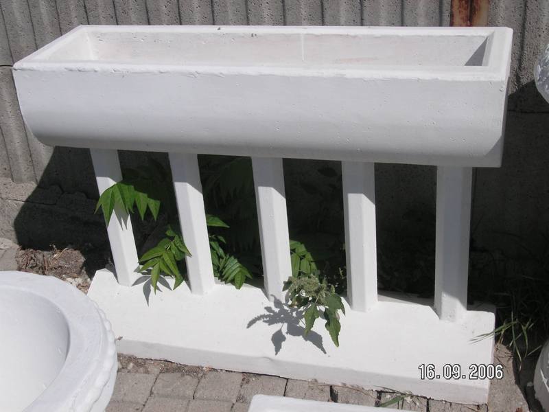 Parapet Çiçeklik;Beton (En:31Boy:100Yüks:75Ağr:100)