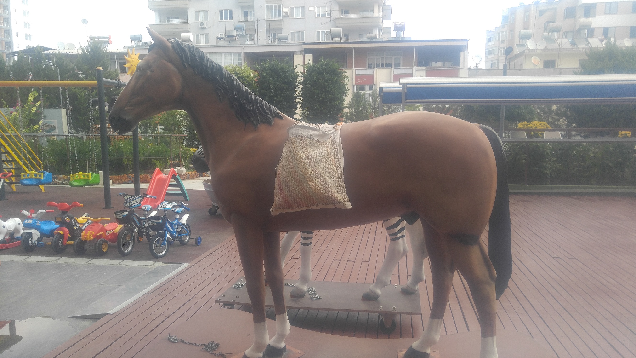 büyük at: fiber en.60 boy.260 yüks.200 ağr.40