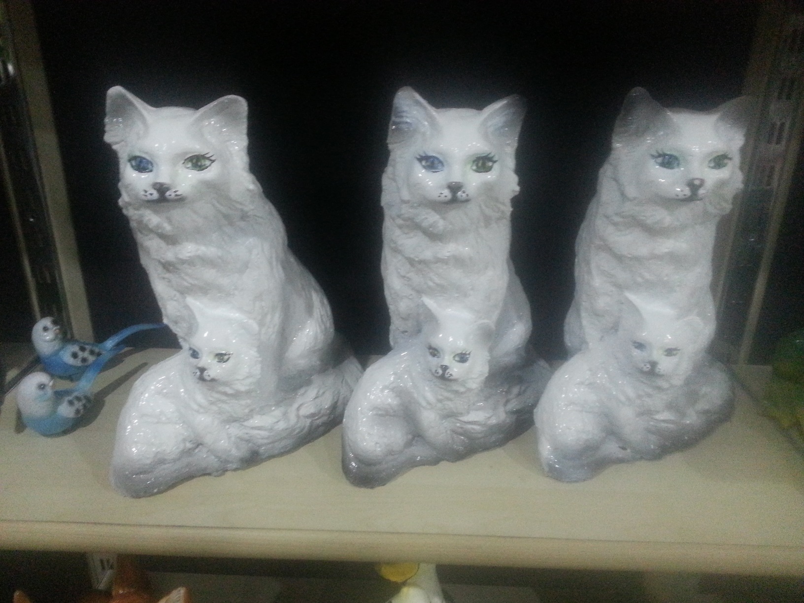 yavrulu kedi: alçı boyalı en.20 boy.33 yüks.36 ağr.3