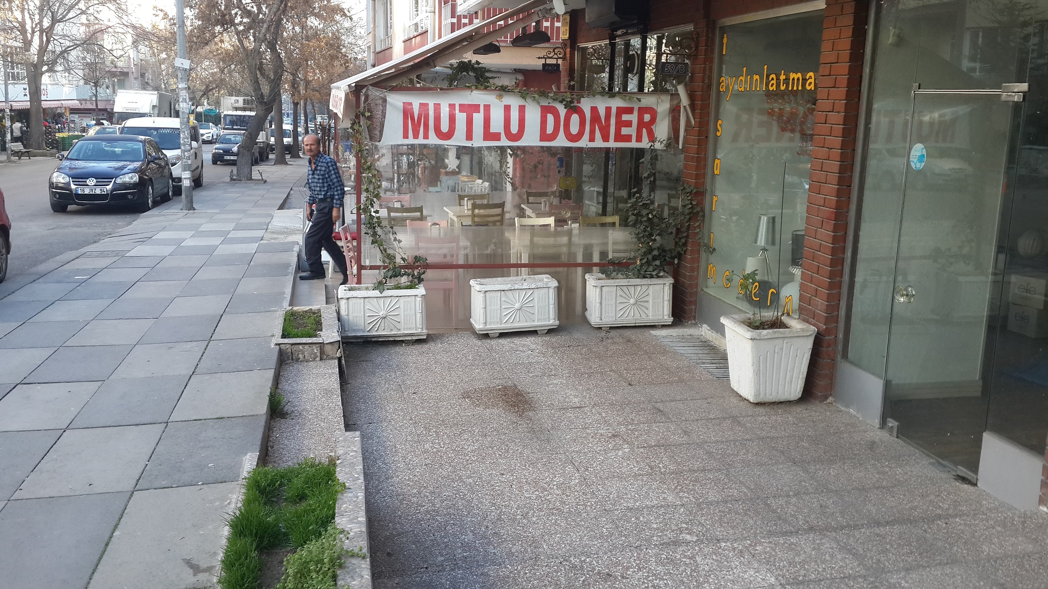 deniz desenli saksı: beton en.40 boy.75 yüks.50 ağr.75