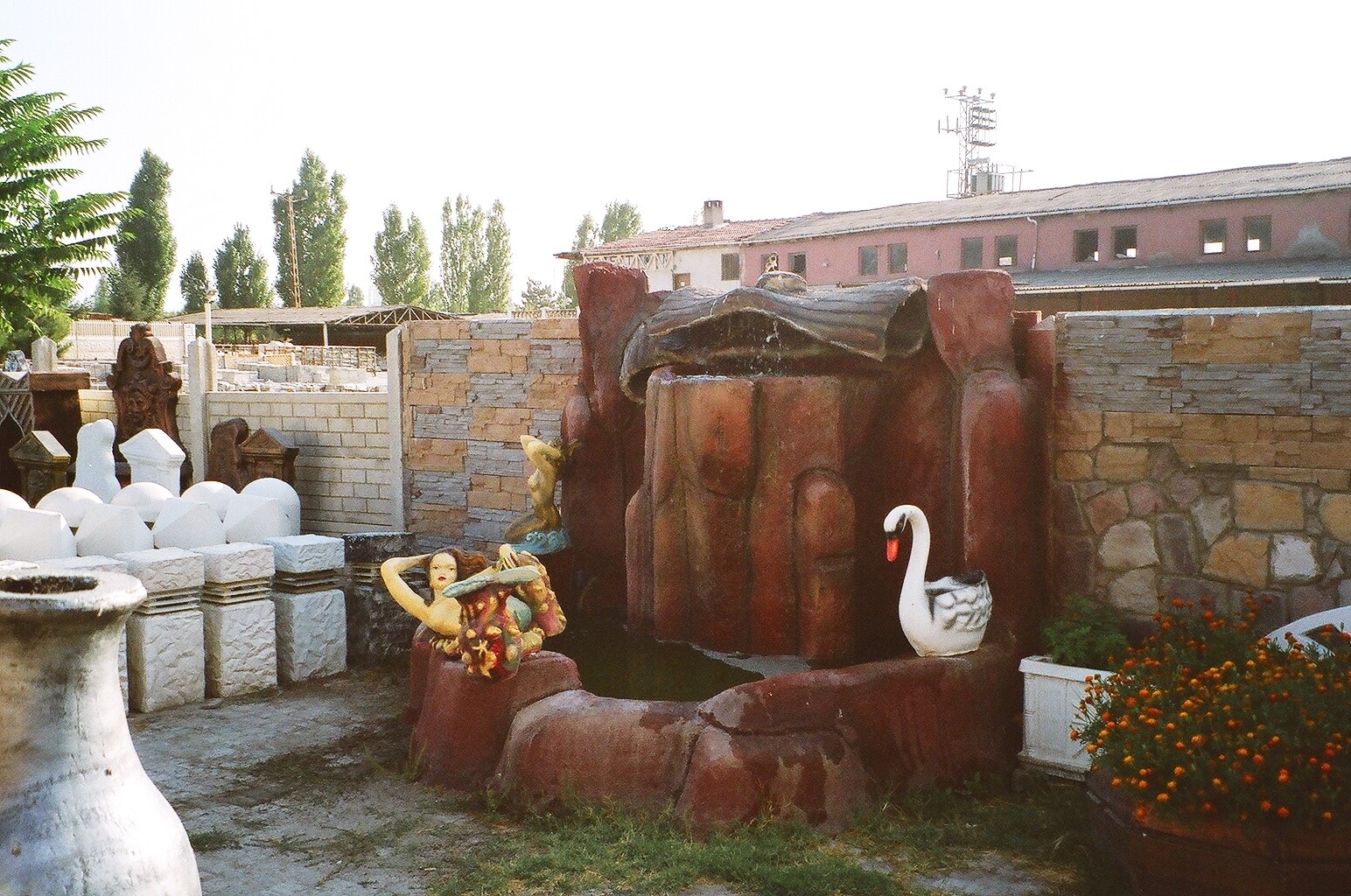 zemin yapımı kaya;beton 