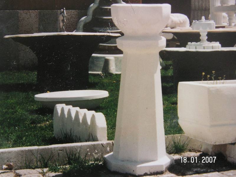Köşe Sütunlu Çiçeklik;Beton (En:35Boy:35Yüks:85Ağr:50)