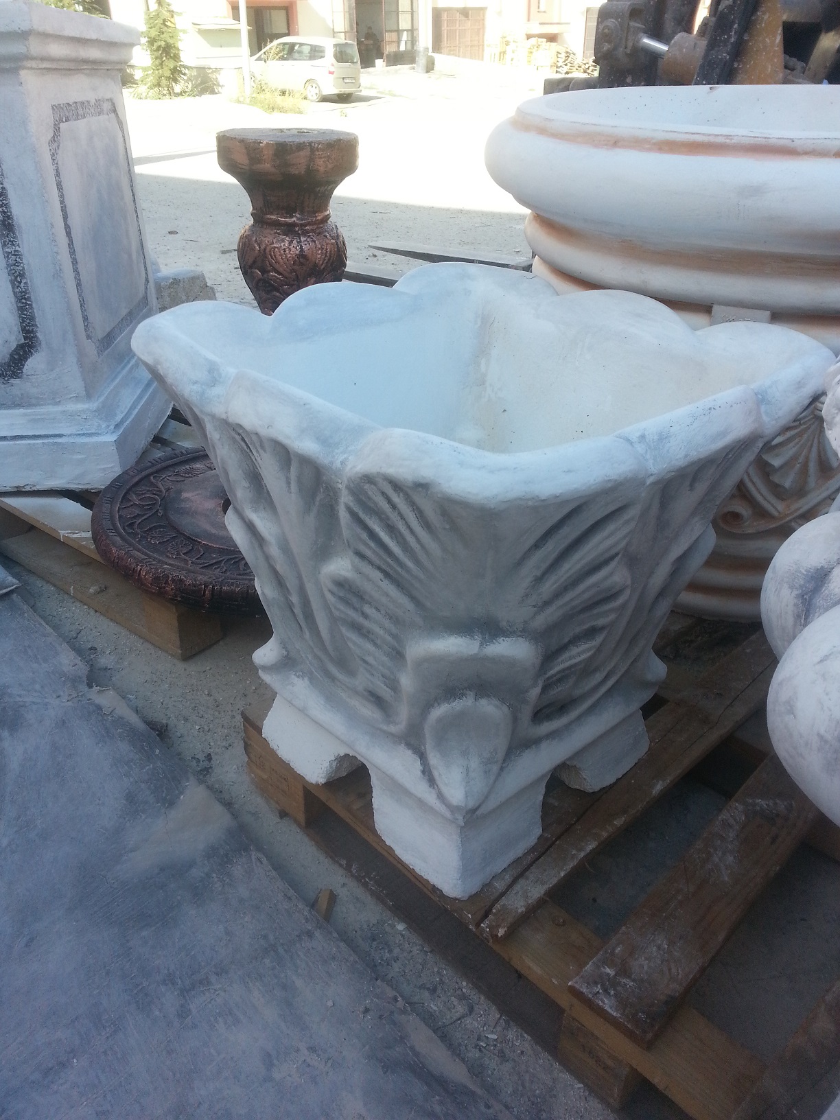 leylak saksı beton: en.55 boy.55 yüks.55 ağr.50