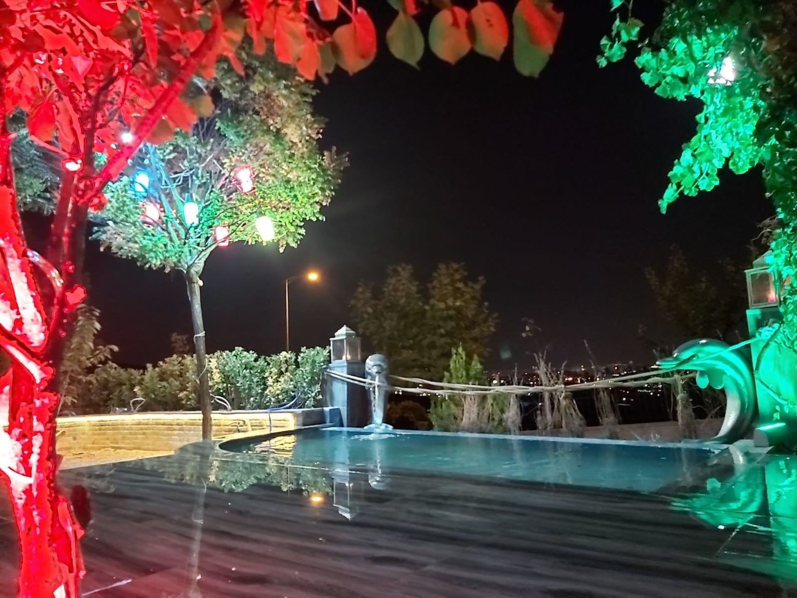ayakta yunus balığı: beton en.60 boy.30 yüks.63 ağr.50
