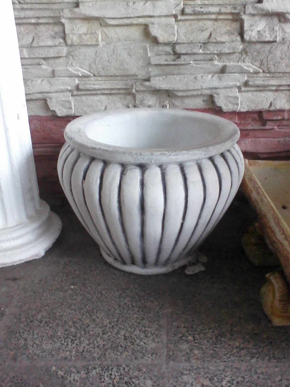 çizgili saksı beton;en.45 boy.45 yüks.35 ağr.20