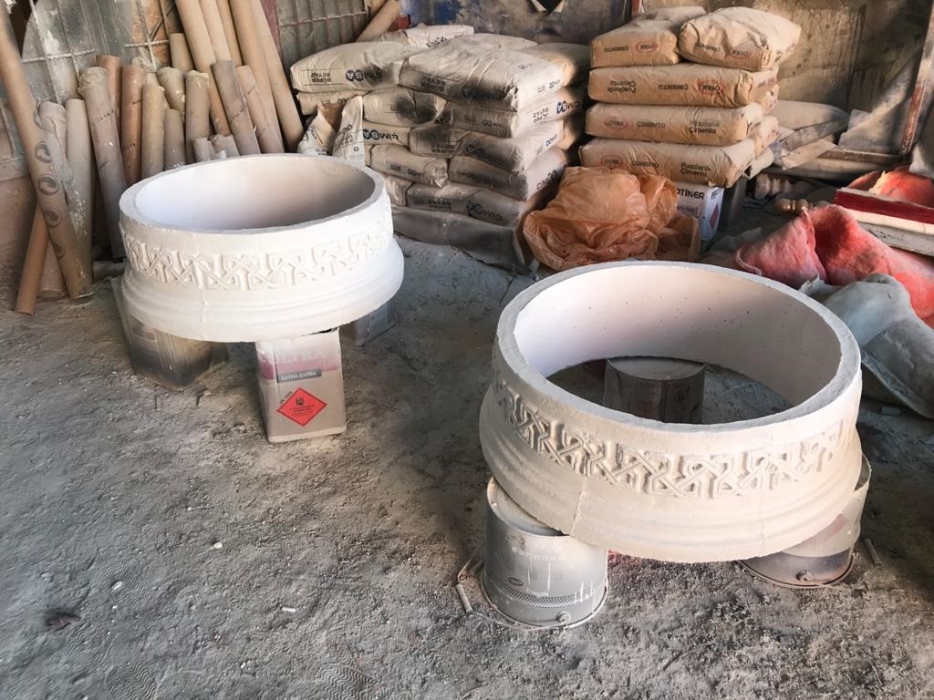 çanak saksı: beton en.90 boy.90 yüks.30 ağr.120