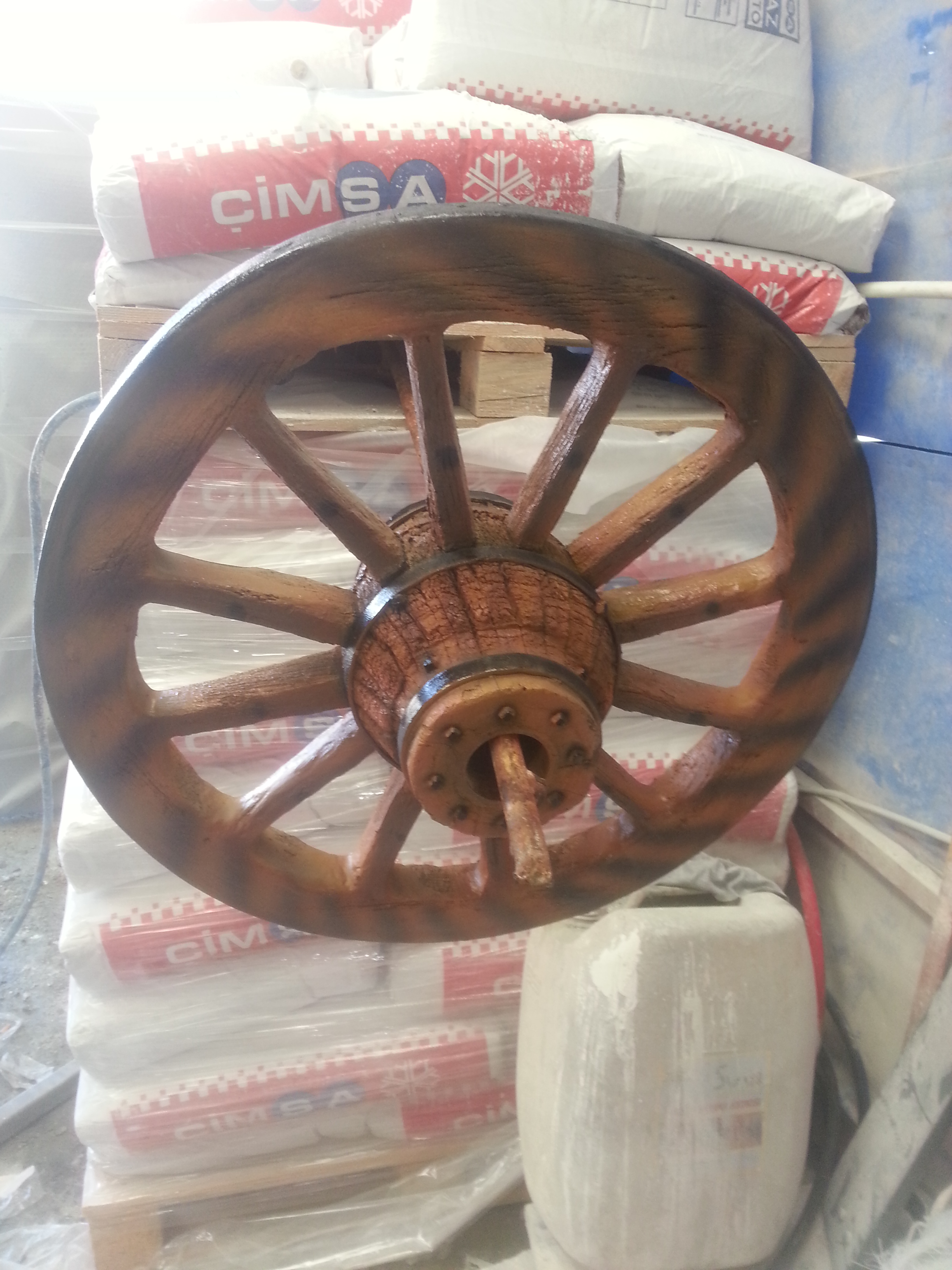 ahşap araba tekeri ; en:30 boy:75 yük:75 agr.5