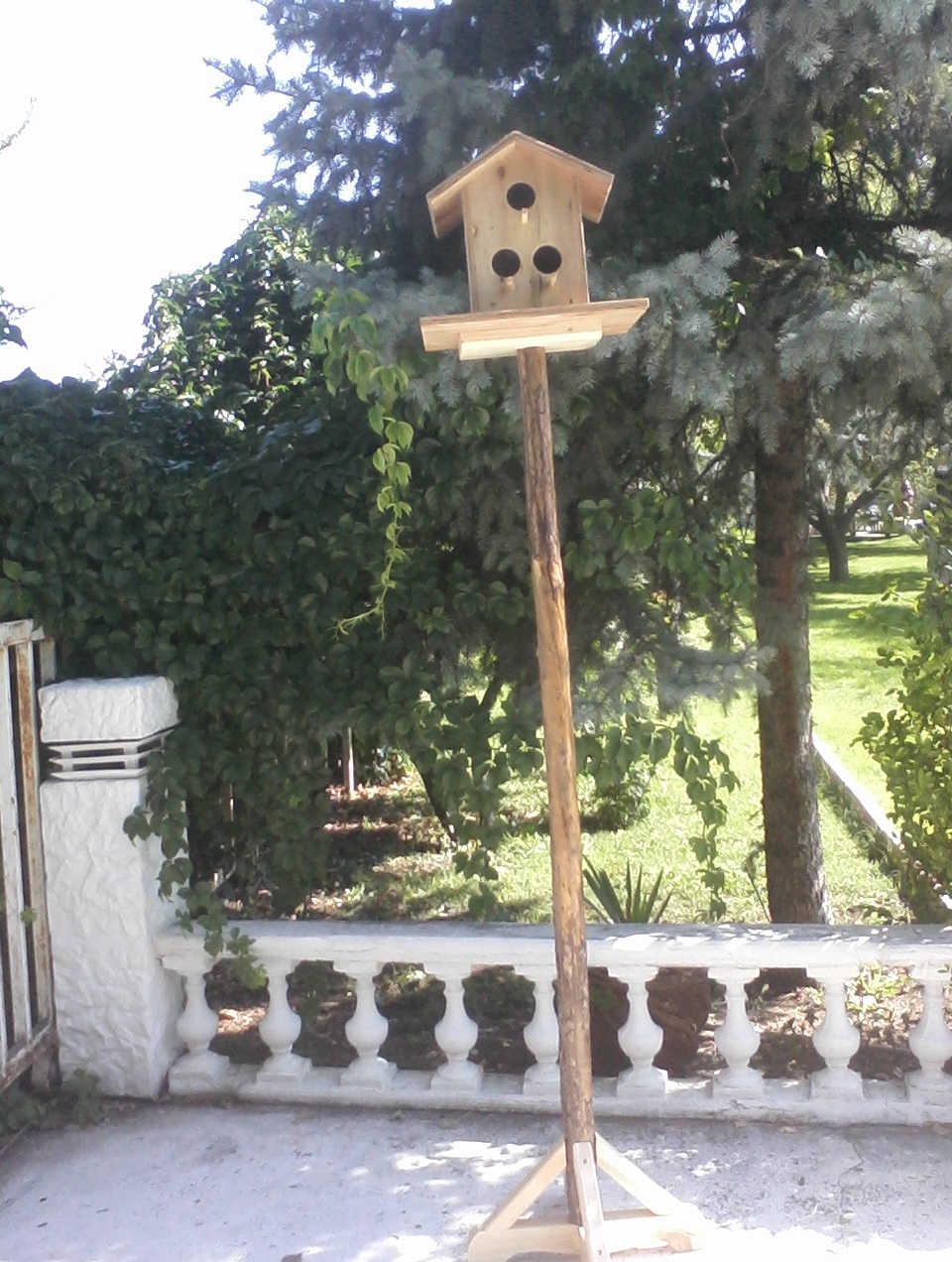 ayaklı kuş evi; ağaç en.22 boy.22 yüks.182 ağr.5