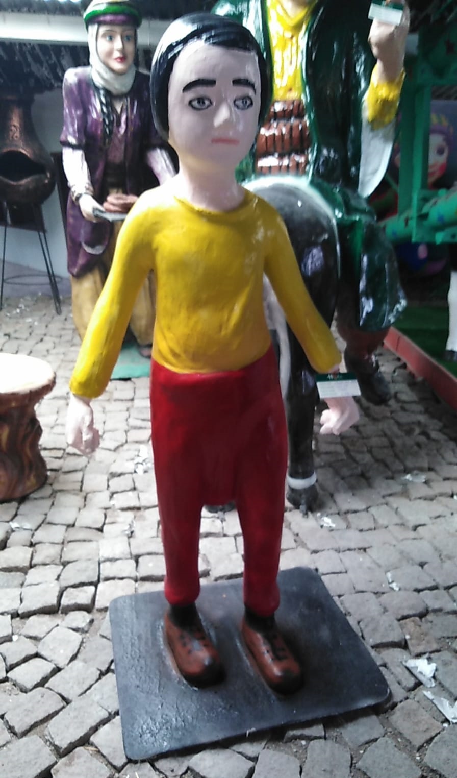 bursa erkek çocuk: en.25 boy.60 yüks.130 ağr.8