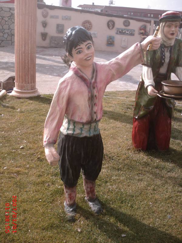 Köylü Çocuk;Fiber (En:40Boy:100Yüks:140Ağr:20)