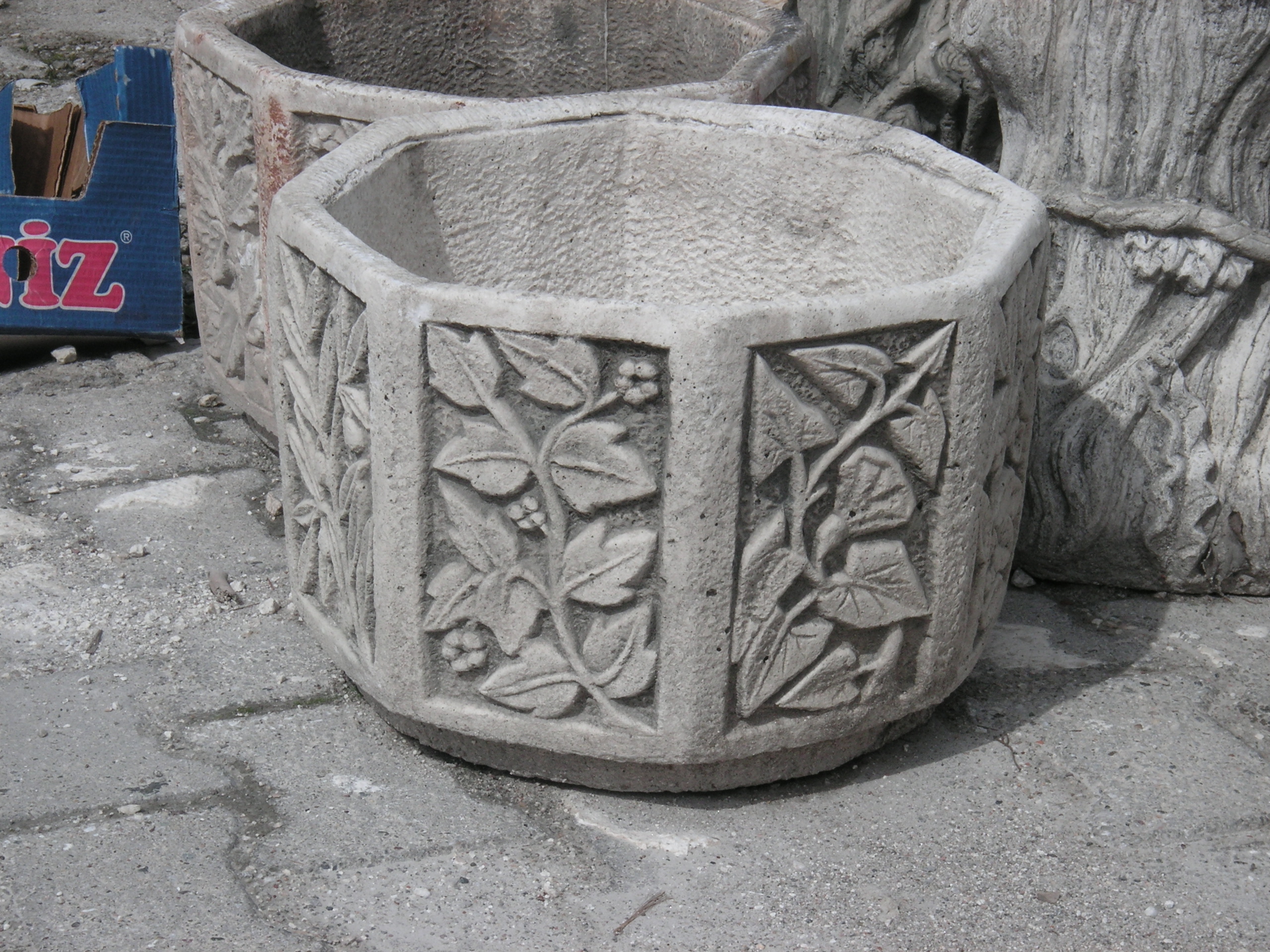 Sekizgen Çiçeklik;Beton (En:45Boy:45Yüks:30Ağr:45)