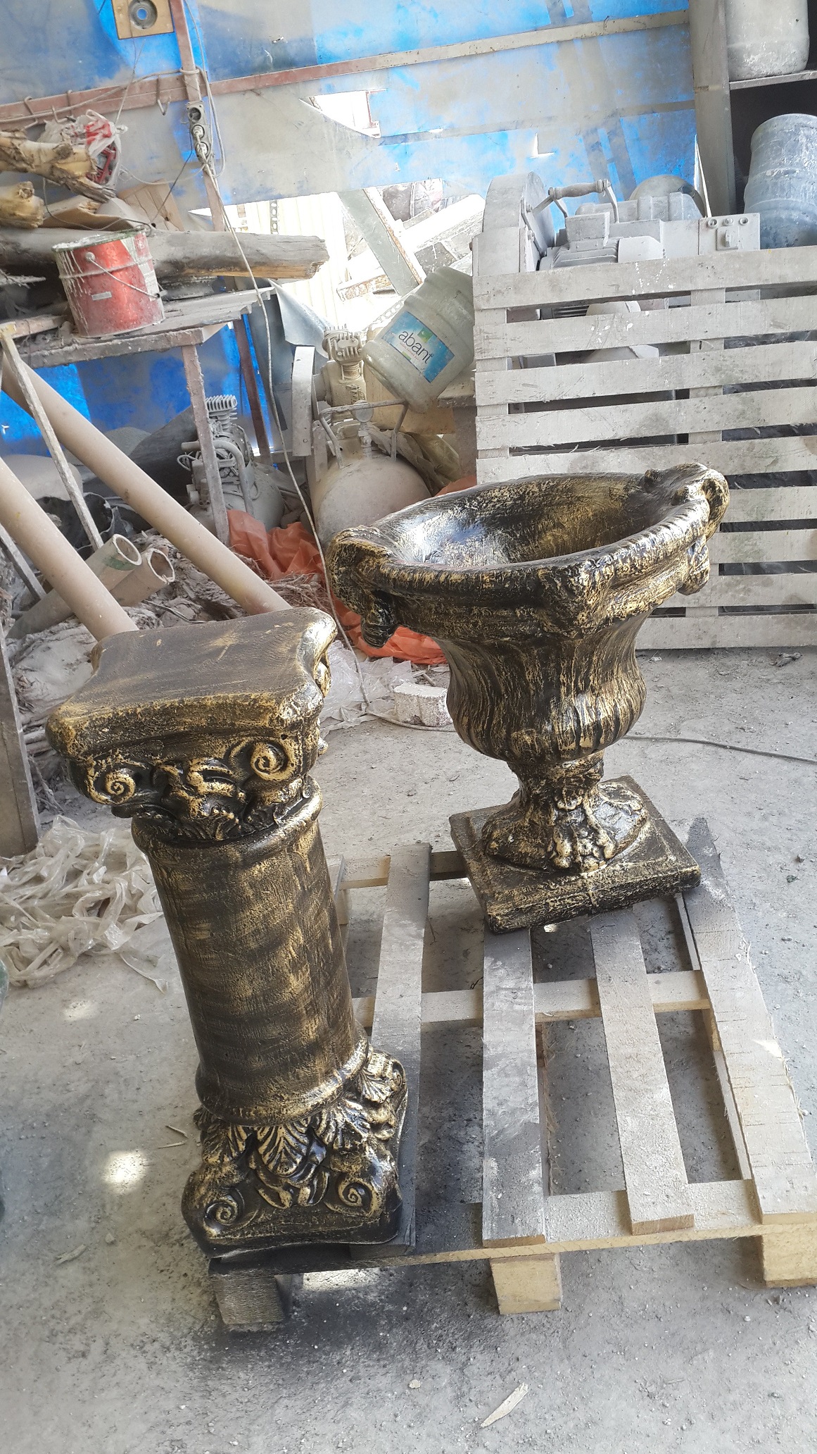 hercai küçük saksı: beton en.70 boy.65 yüks.70 ağr.100