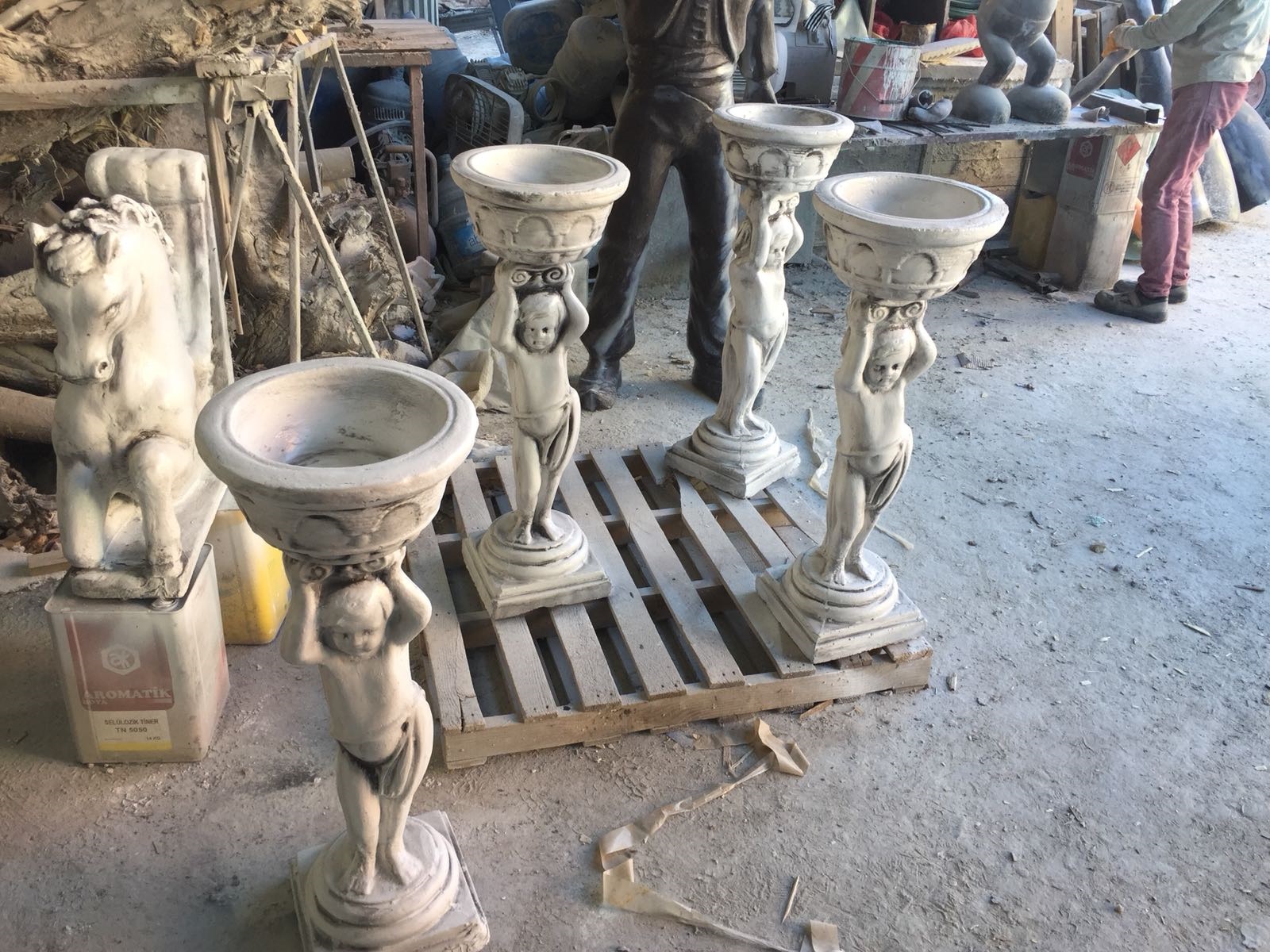 sepetli çocuk: beton en.35 boy.35 yüks.95 ağr.45
