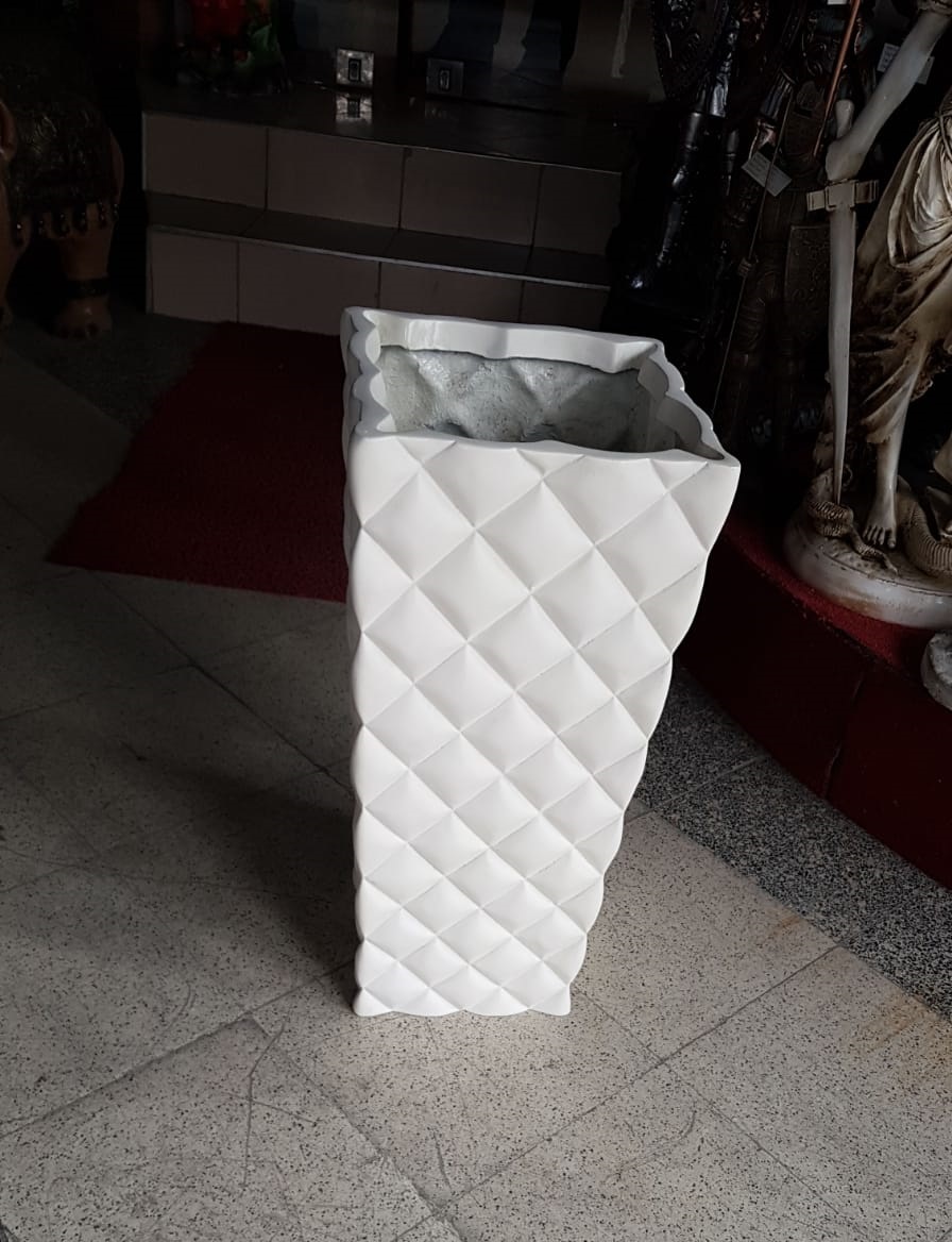 kareli çiçeklik: fiber en.32 boy.32 yüks.70