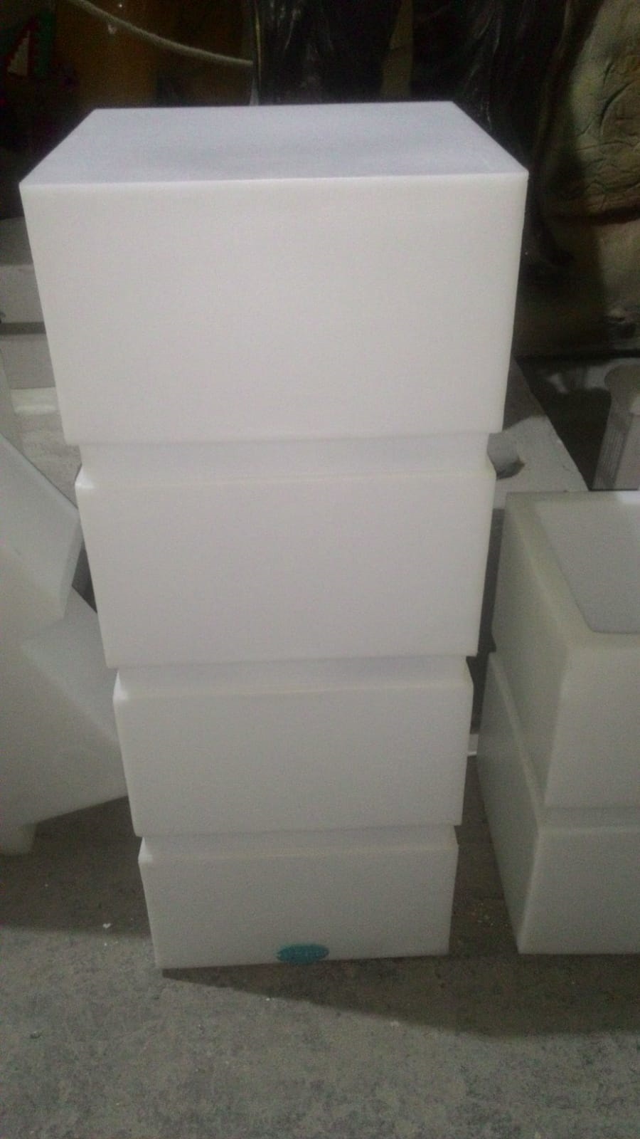 ışıklı saksı 227: plastik en.38 boy.38 yüks.100 ağr.10