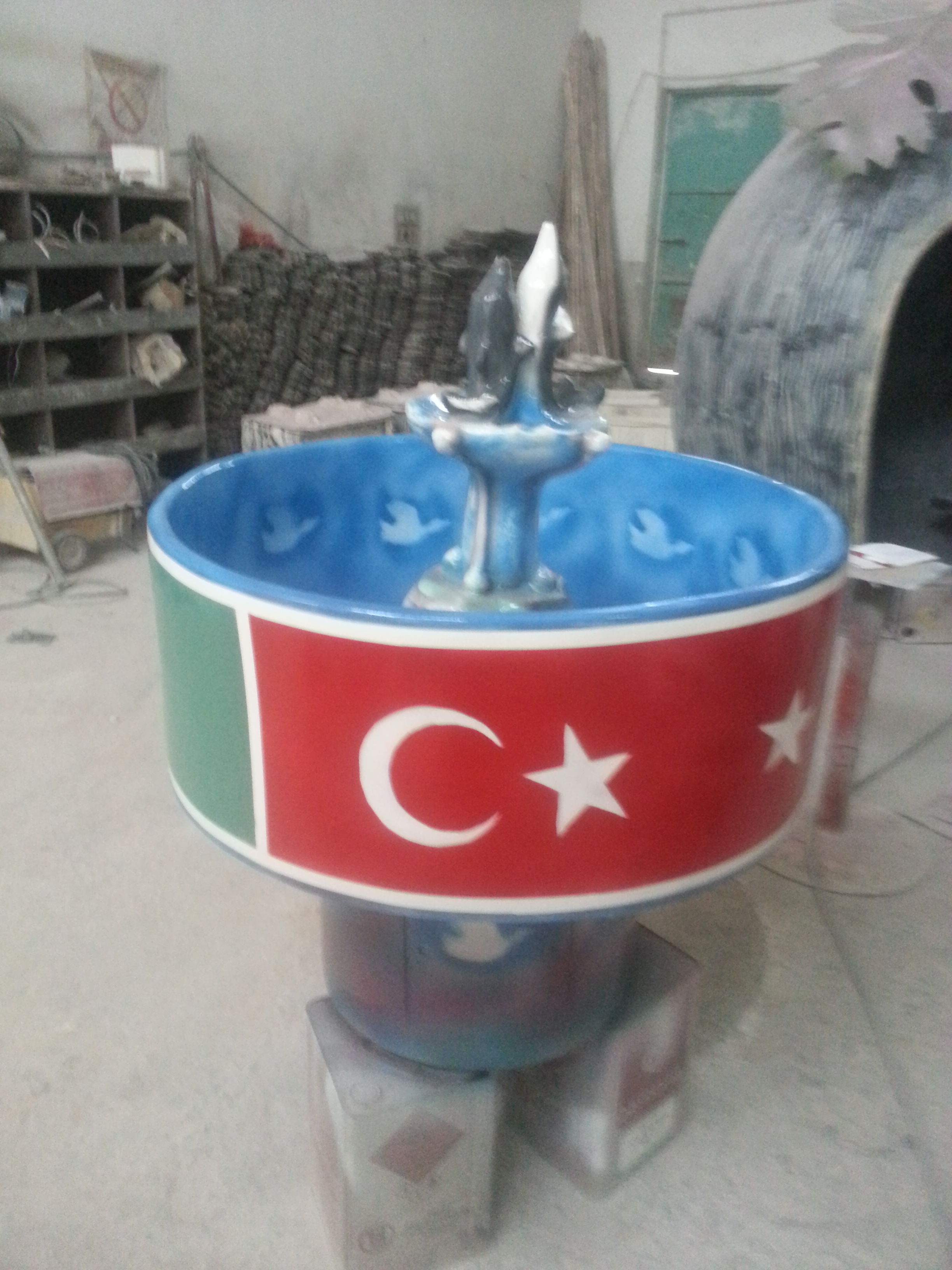 modern yunuslu havuz ; mermerit en:100 boy:100 yük:130 ağır:55