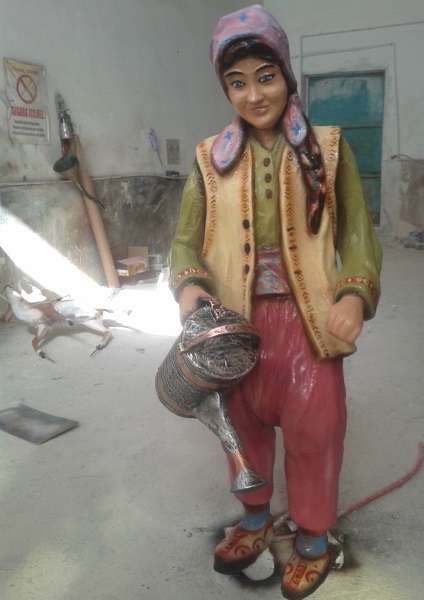 köylü anne; fiber en.70 boy.70 yüks.160 ağr.30
