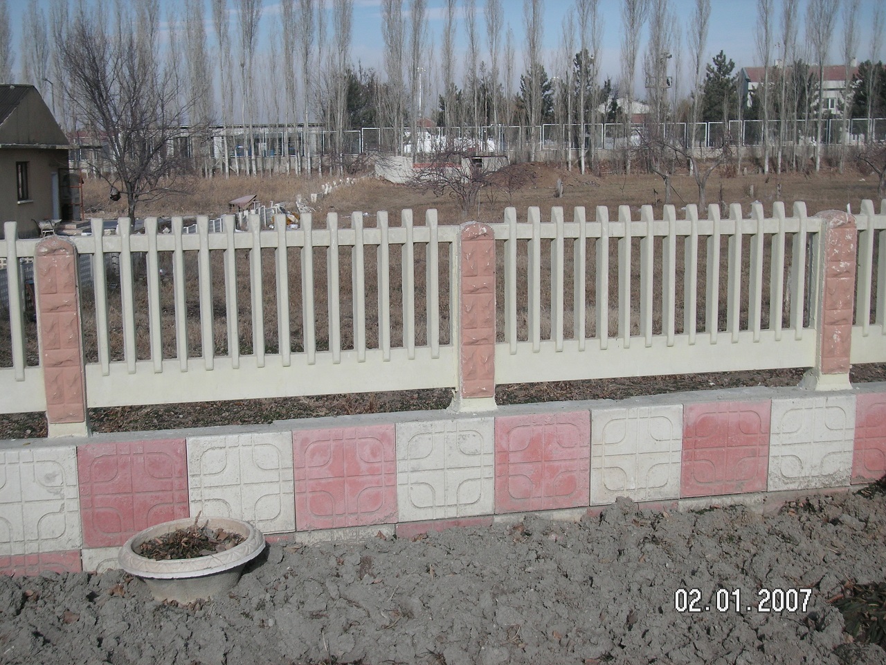 çubuk dekor çit; beton en.5 boy.150 yüks.72 ağr.45