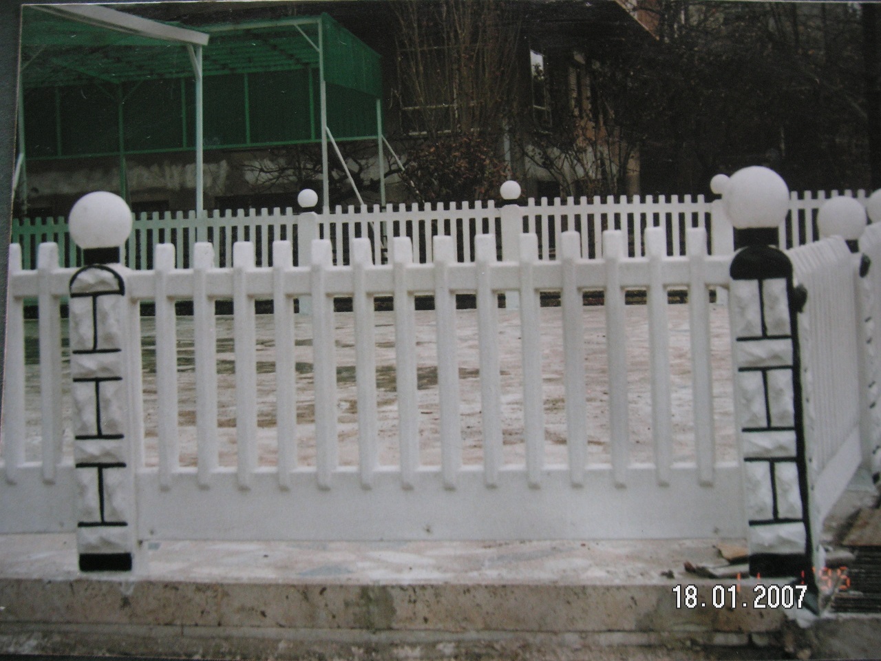 çubuk dekor çit; beton en.5 boy.150 yüks.72 ağr.45