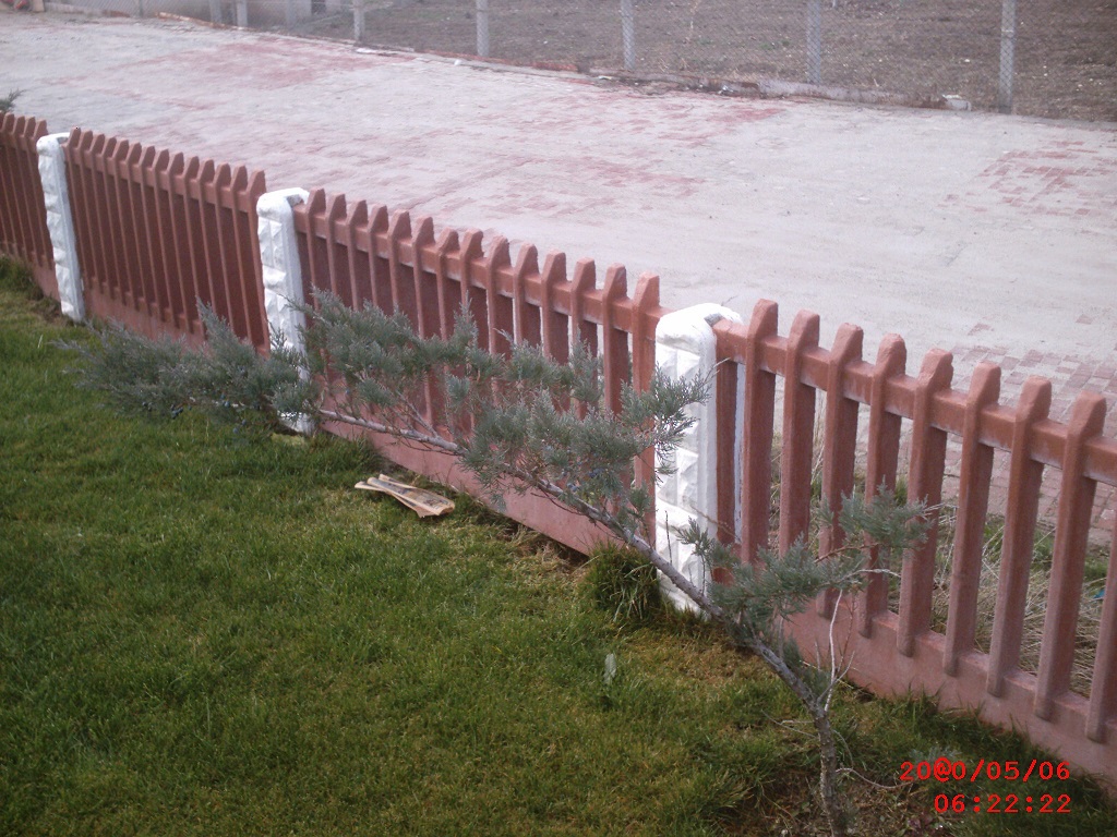 çubuk dekor çit; beton en.5 boy.150 yüks.72 ağr.45