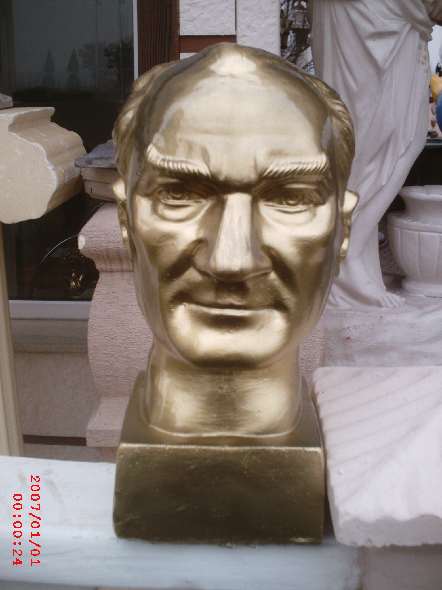 atatürk büst büyük ; alçı boyalı en.20 boy.30 yüks.45 ağr.30