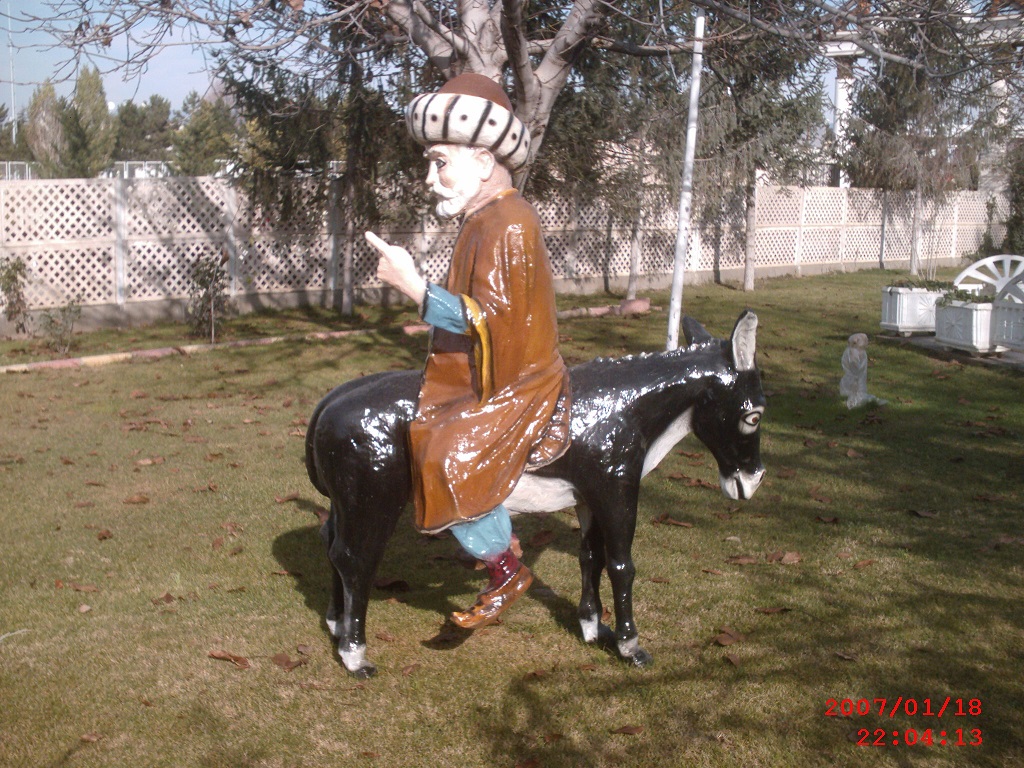nasrettin hoca ve eşeği; fiber en.90 boy.160 yüks.200 ağr.60