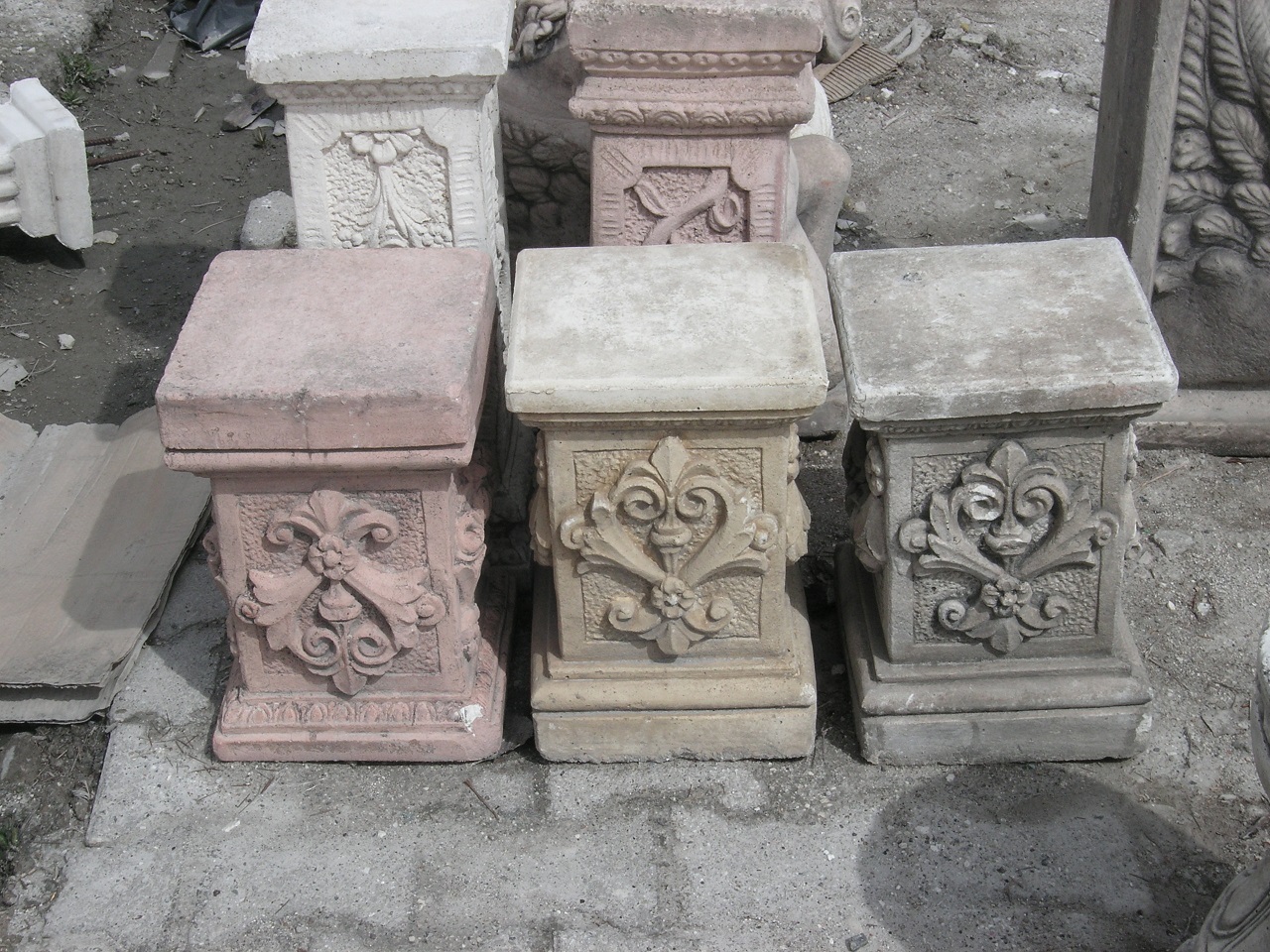 köşeli kısa; beton en.25 boy.25 yüks.40 ağr.30