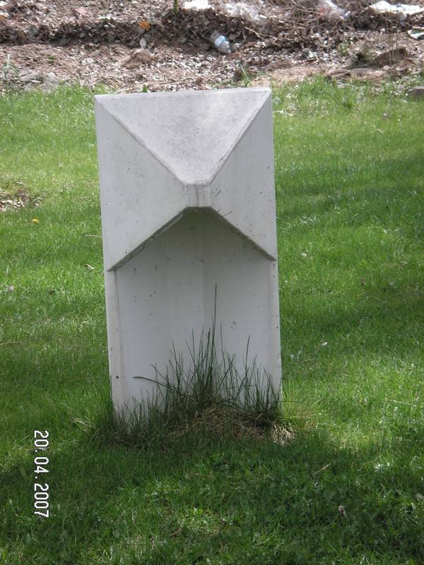 Köşeli Aydınlatma;Beton (En:40Boy:38Yüks:90Ağr:60)