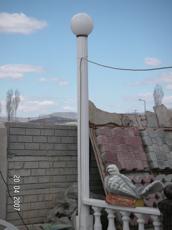 ince yivli sütun; beton en.15 boy.15 yüks.300 ağr.180