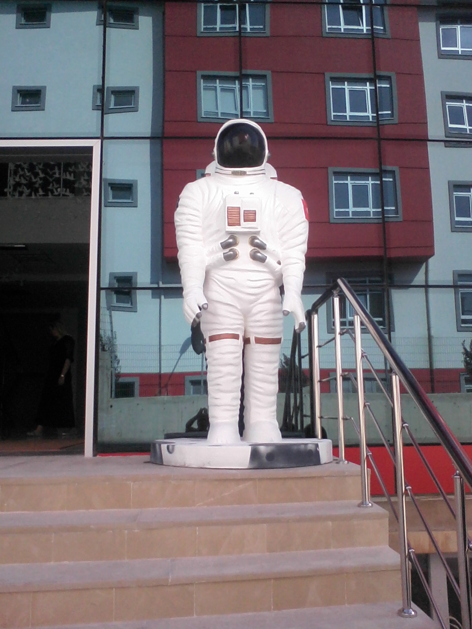büyük astronot; fiber en.105 boy.105 yüks.200 ağr.30
