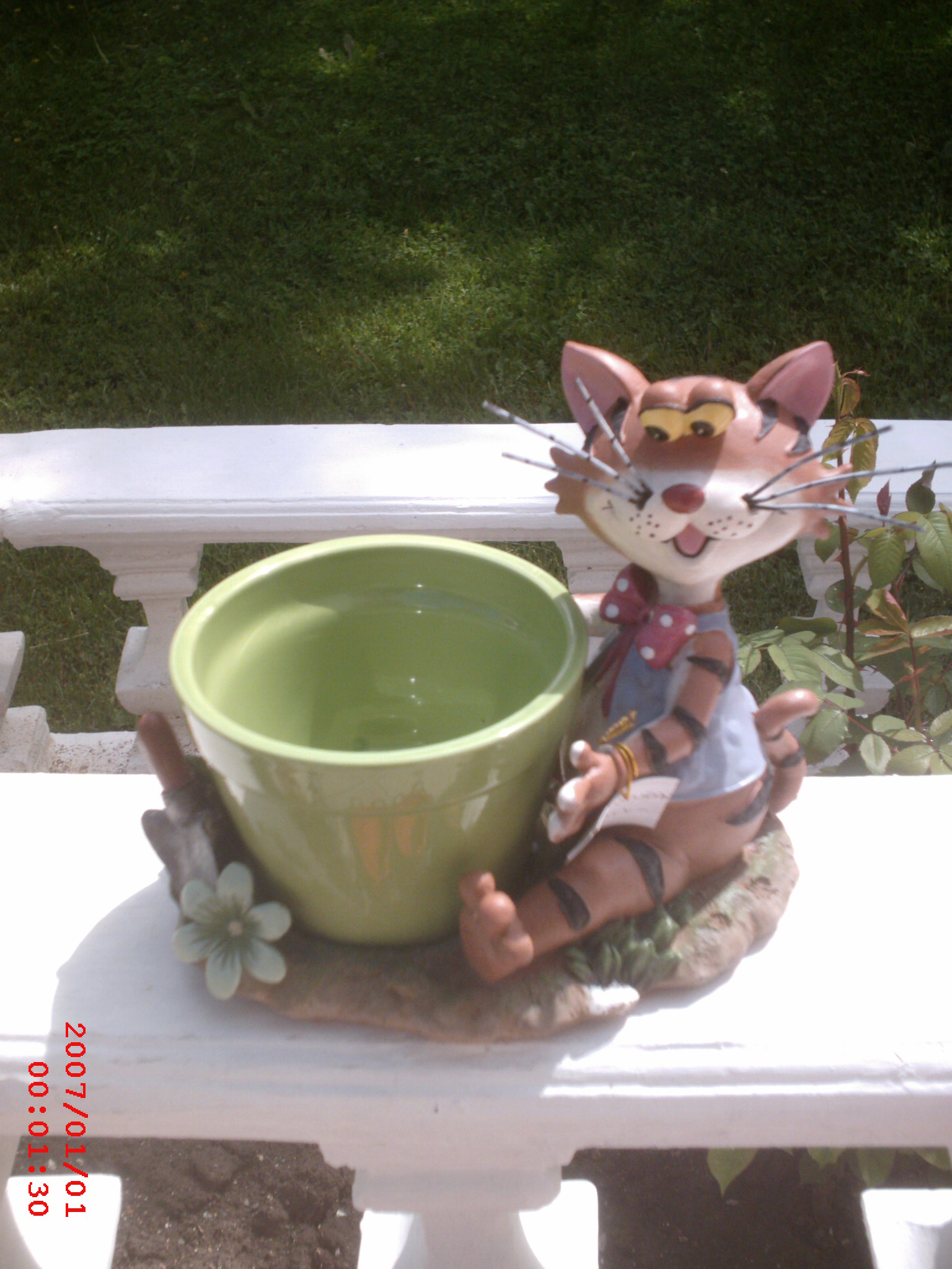 oturan kedi; promit en.15 boy.25 yüks.23 ağr.1