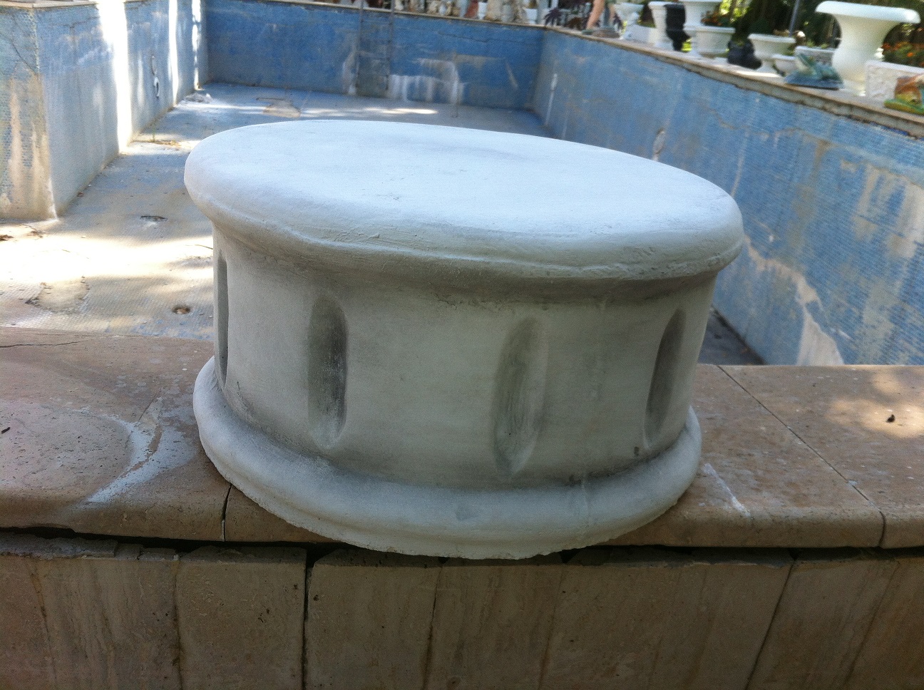 yuva geniş kaide; beton en.45 boy.45 yüks.25 ağr.40