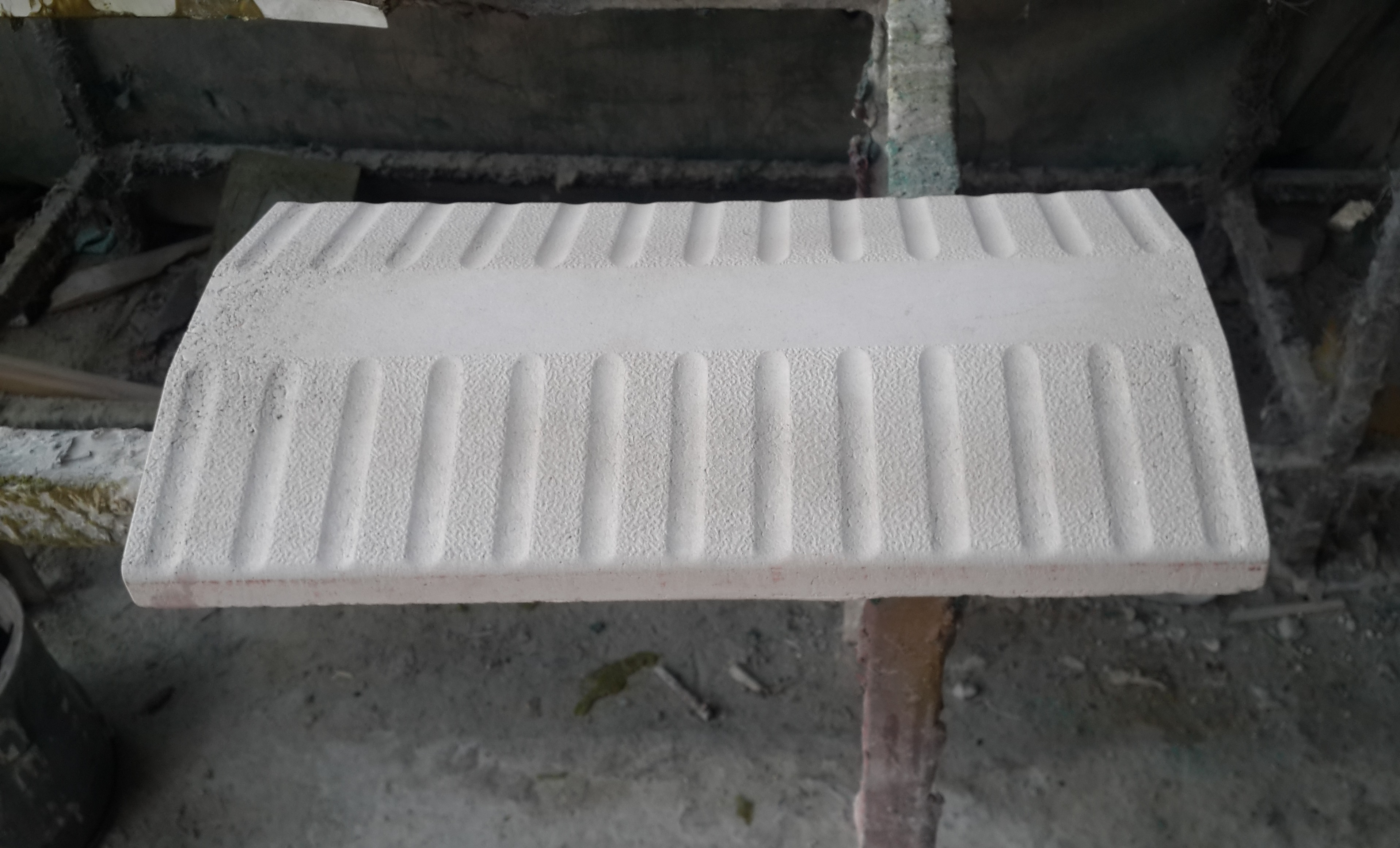 sivas küpeşte: beton en.28 boy.50 yüks.5,5 ağr.6